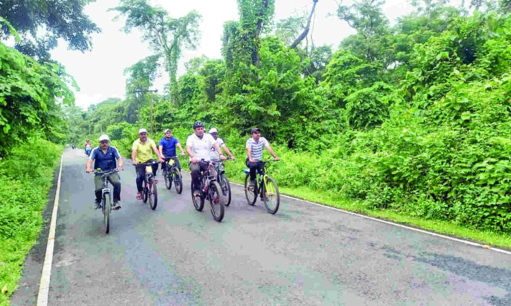 পূজো আসতে আর বেশিদিন নেই, পাহাড়ের সাথে পাল্লা দিতে পর্যটকদের টানতে চাইছে ডুয়ার্স।