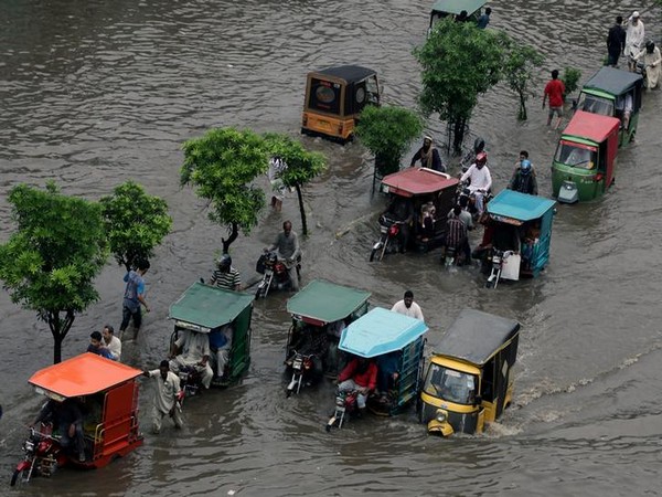 ভয়াবহ বৃষ্টির কারনে বিপর্যয় উত্তর সিকিমে। 