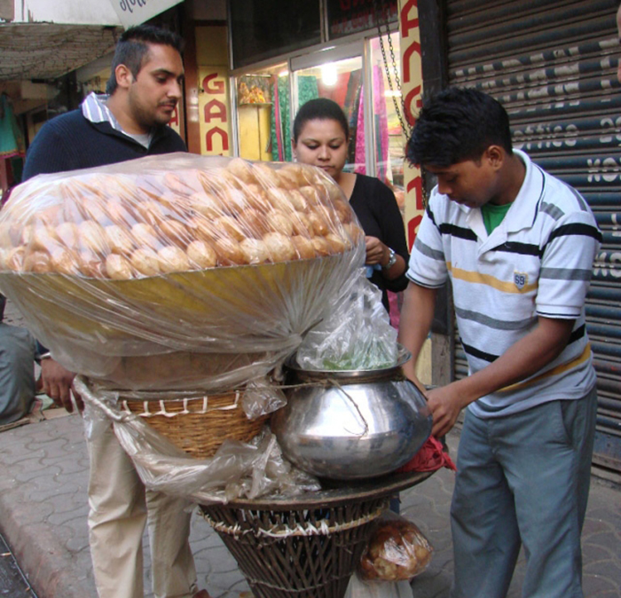 বিক্রি হচ্ছে বিষাক্ত ফুচকা