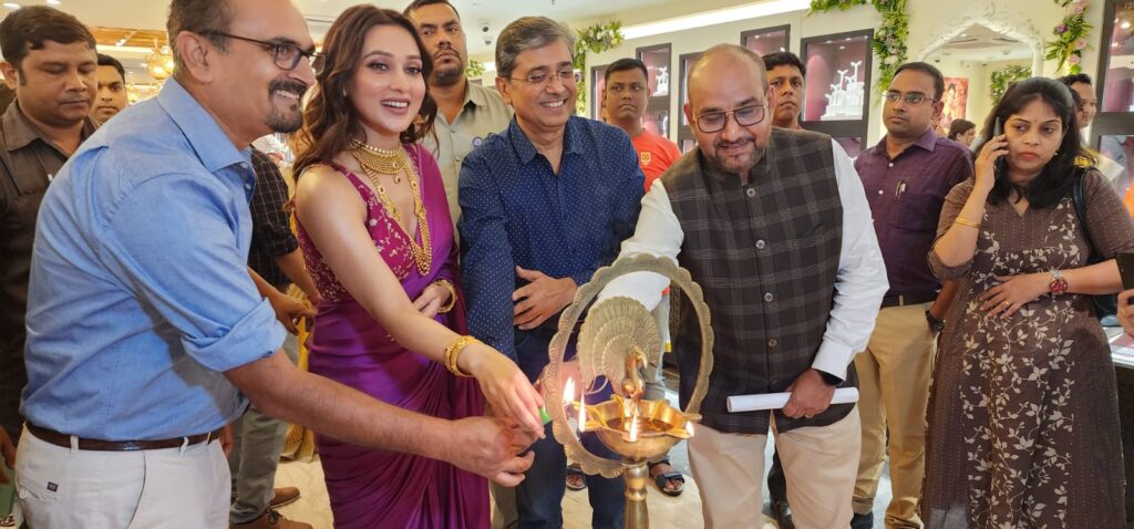 TANISHQ RELAUNCHES ITS GRAND STORE IN GARIAHAT, KOLKATA