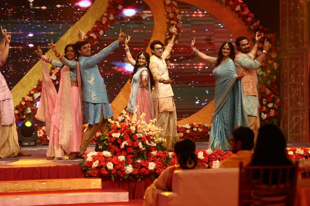'Anurager Choway Bhalobashar Utsab'Star Jalsha Parivaar holds the biggest celebration of love on 1st October, 6:30PM only on Star Jalsha