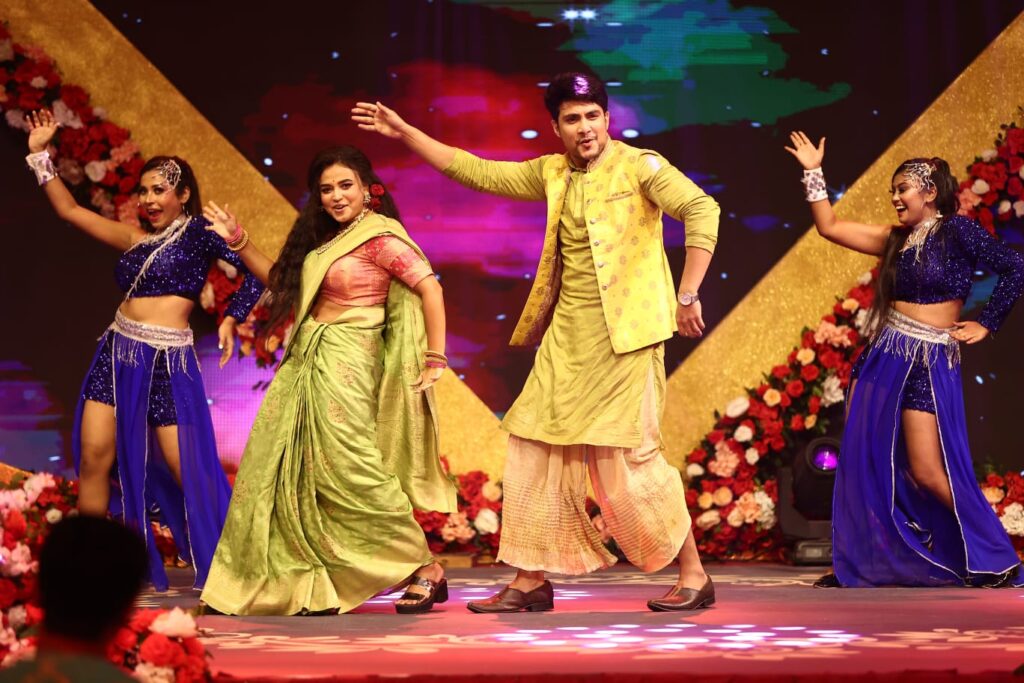 'Anurager Choway Bhalobashar Utsab'Star Jalsha Parivaar holds the biggest celebration of love on 1st October, 6:30PM only on Star Jalsha