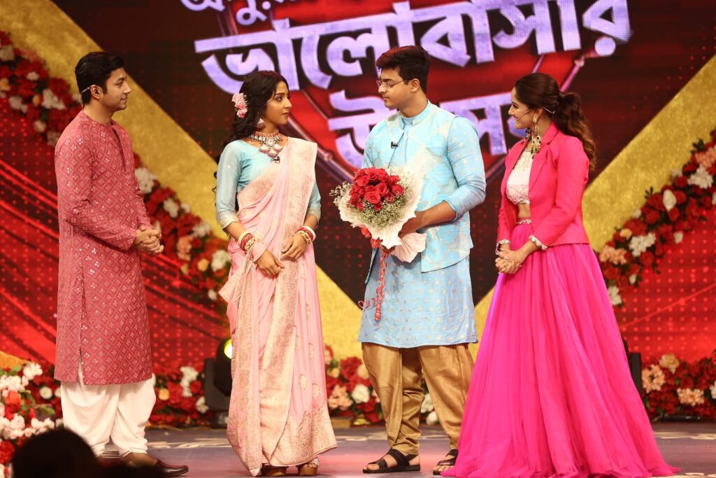'Anurager Choway Bhalobashar Utsab'Star Jalsha Parivaar holds the biggest celebration of love on 1st October, 6:30PM only on Star Jalsha