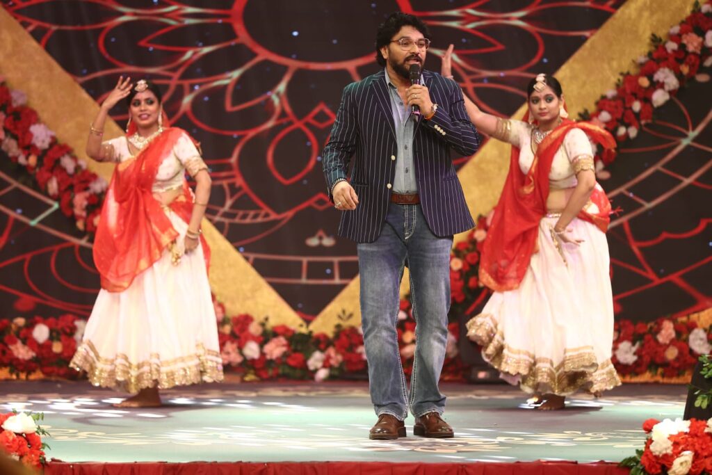 'Anurager Choway Bhalobashar Utsab'Star Jalsha Parivaar holds the biggest celebration of love on 1st October, 6:30PM only on Star Jalsha