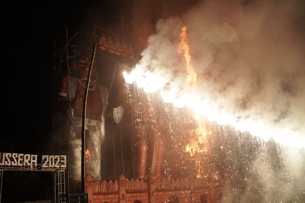 50-feet-tall Ravana effigy burnt on Dussehra organized by Salt Lake Sanskritik Sansad & Sanmarg at Central Park (Salt Lake), Kolkata