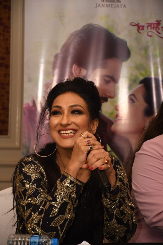 Rituparna Sengupta, Janmejaya Singh and Anusmriti Sarkar visit the City of Joy Kolkata to promote the film "Hum Tumhein Chahte Hain" along with the producers Rema Lahiri Bansal, Govind Bansal and Singer Rego B Lahiri (Grandson)