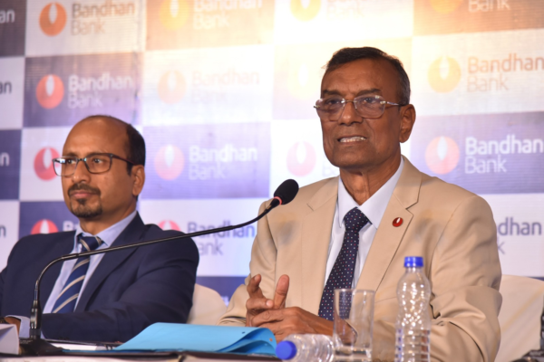 (L-R) Ratan Kumar Kesh, Executive Director, Bandhan Bank and Chandra Shekhar Ghosh, MD & CEO, Bandhan Bank at the press conference in Kolkata.