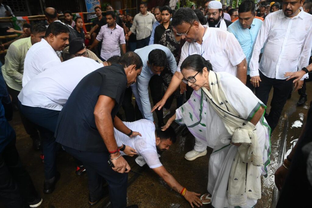 পথপরিচয়ক জয় হে
