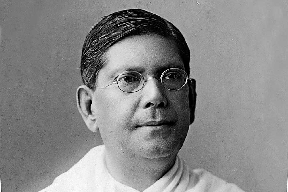 "সিঙারা-সীতাভোগের সুগন্ধে মোড়া এক শতাব্দীর গল্প—চিরতরে থেমে গেল ‘দেশবন্ধু মিষ্টান্ন ভাণ্ডার’-এর পদচারণা!"