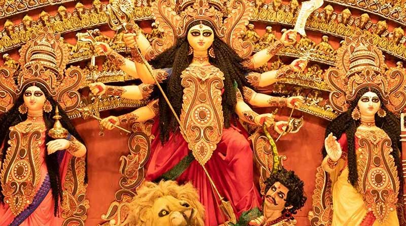"নেতাজি থেকে সত্যজিৎ: দুর্গাপুজোয় স্মৃতিময় খ্যাতি ও ঘরের গল্প"