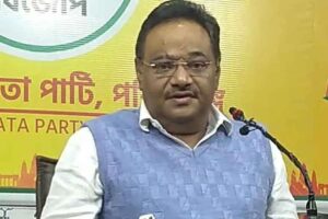 শমীক ভট্টাচার্যের বার্তা: ‘নো ভোট টু বিজেপি’ স্লোগানে তৃণমূলকে শক্তি জোগাবেন না বাম-কংগ্রেস