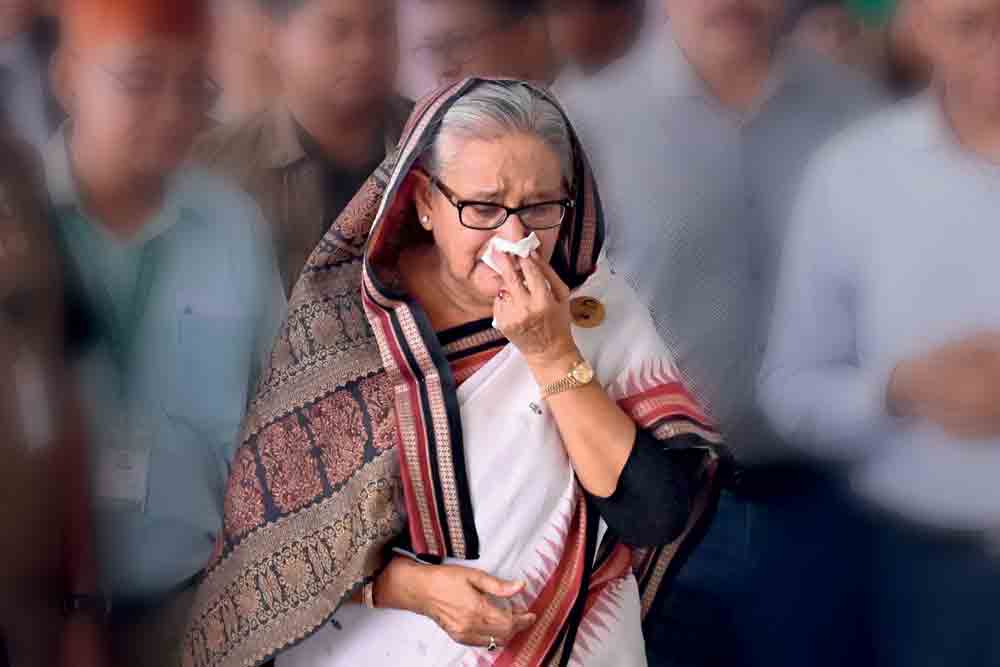 শেখ হাসিনাকে ছ’মাসের বিনাশ্রম কারাদণ্ড দিল ঢাকার আন্তর্জাতিক অপরাধ ট্রাইব্যুনাল। 