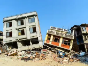 Buildings swaying during a strong earthquake in Haryana and Delhi-NCR.