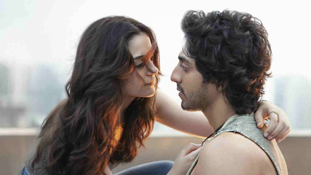 সইয়ারা সিনেমার গানের দৃশ্যে আহান ও অনীত