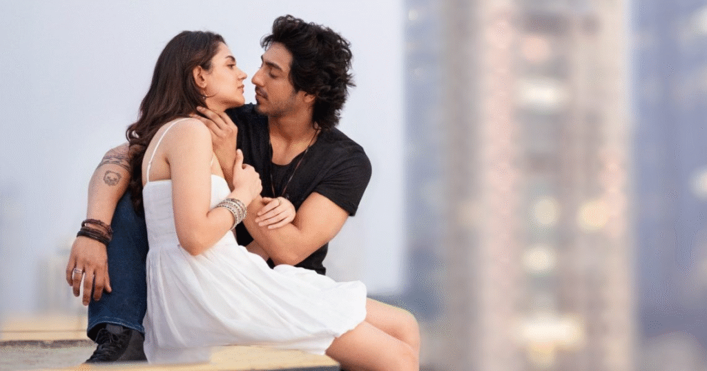 আহান পাণ্ডে ও অনীত পড়্ডার দৃশ্য সাইয়ারা ছবিতে