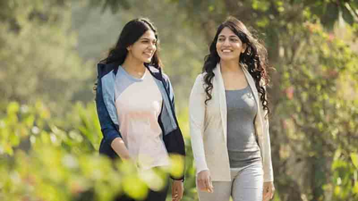 মানসিক চাপ ও বিষণ্ণতা হ্রাসে হাঁটার উপকারিতা