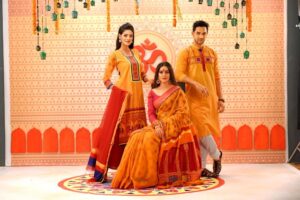 দুর্গাপুজো ২০২৫ ফ্যাশন ট্রেন্ড: প্যান্ডেল-হপিং-এ নজর কাড়বে যে লুক